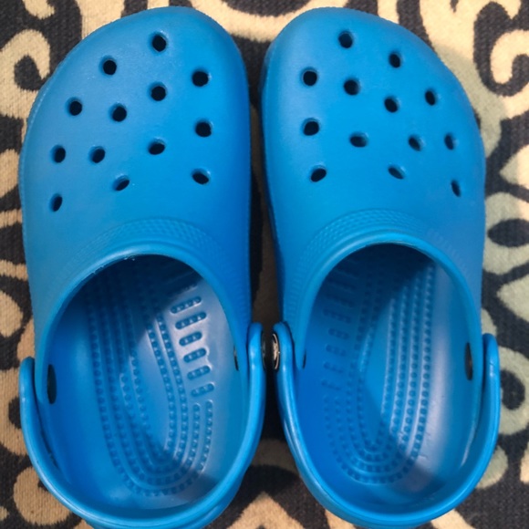crocs classic blue
